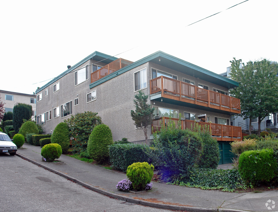 Foto principal - 1321 W Emerson St