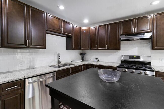 Foto del edificio - 2111 Briar Ridge Way Southwest