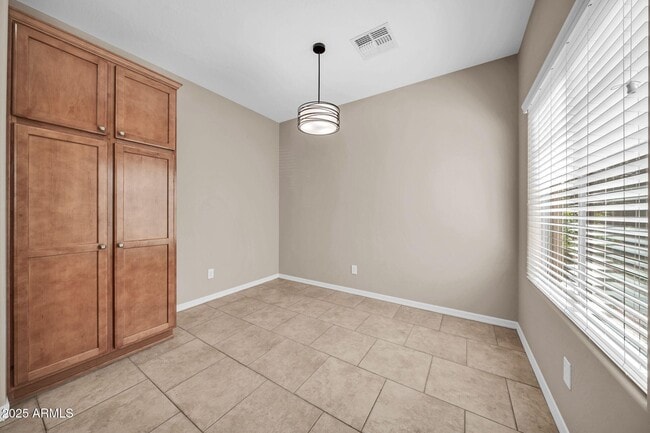 Building Photo - 3639 W Thalia Ct