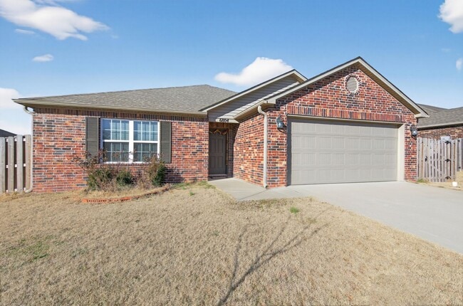 Charming home in Bentonville School District - Charming home in Bentonville School District