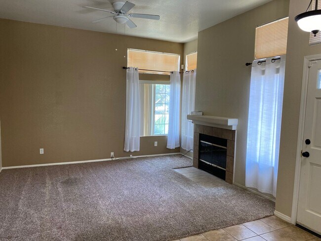Foto del edificio - West Lancaster 3 bedroom available now!