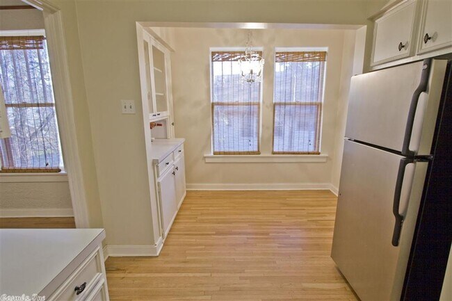 Building Photo - 1315 Kavanaugh Blvd
