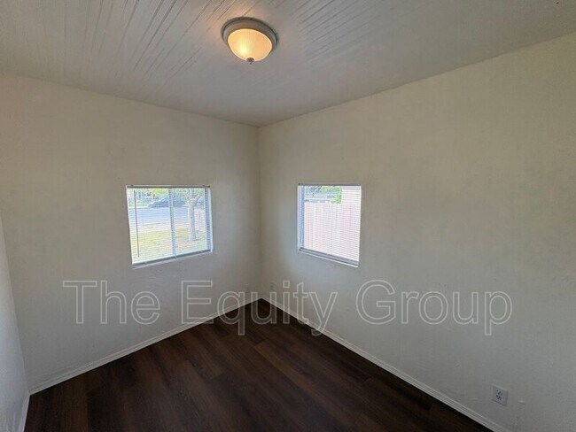 Foto del edificio - 326 S L St