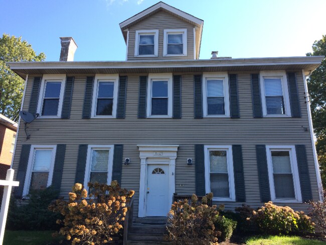 Foto del edificio - 1532 Burney Ln