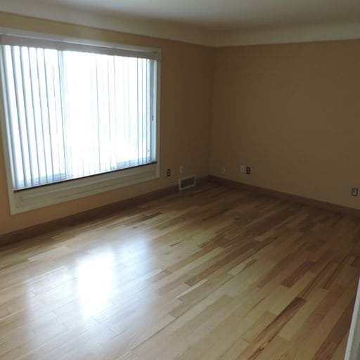 Building Photo - 1987 Vernier Rd