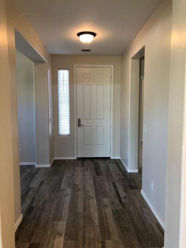 Building Photo - Nice Three Bedroom + Office on Corner Lot ...