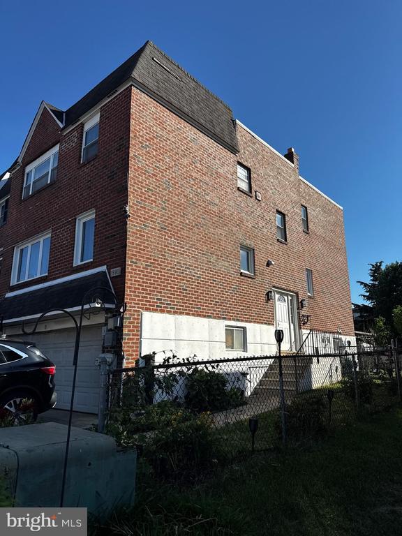 Building Photo - 3980 Carteret Dr