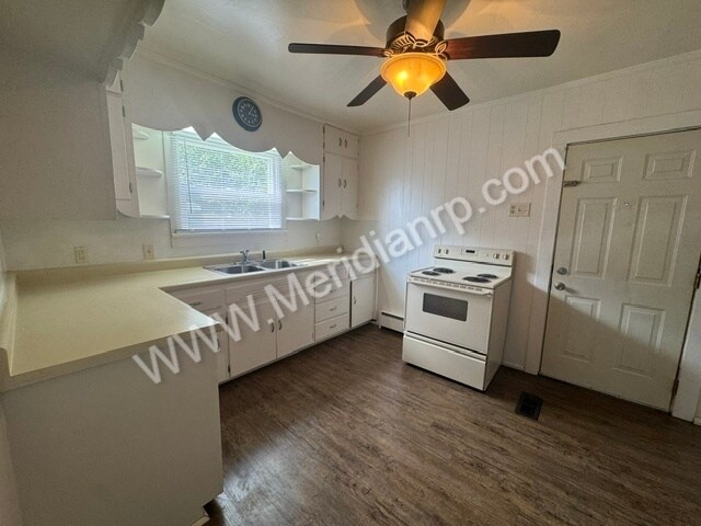 Building Photo - 457 Nussbaum Ave