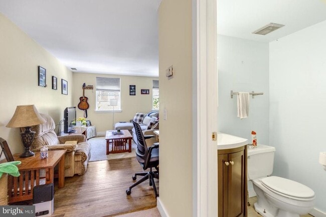 Building Photo - 620 S 18th St