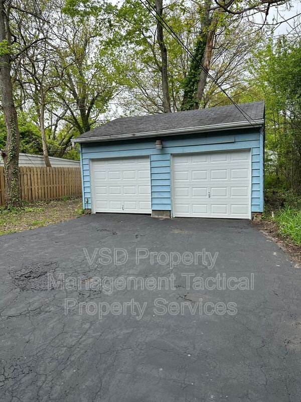 Building Photo - 1602 Wood Rd