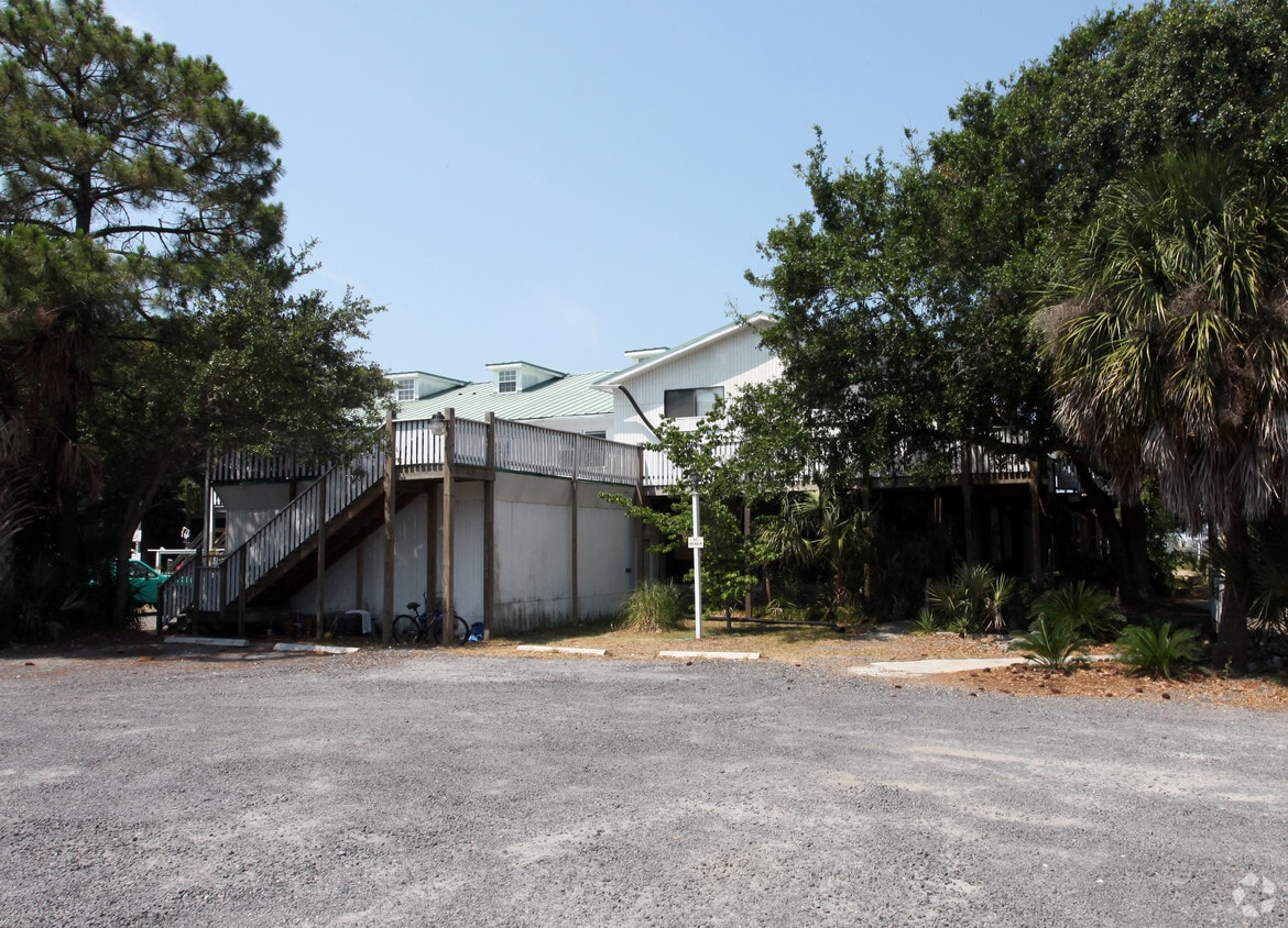 Building Photo - Sandbar Apartments