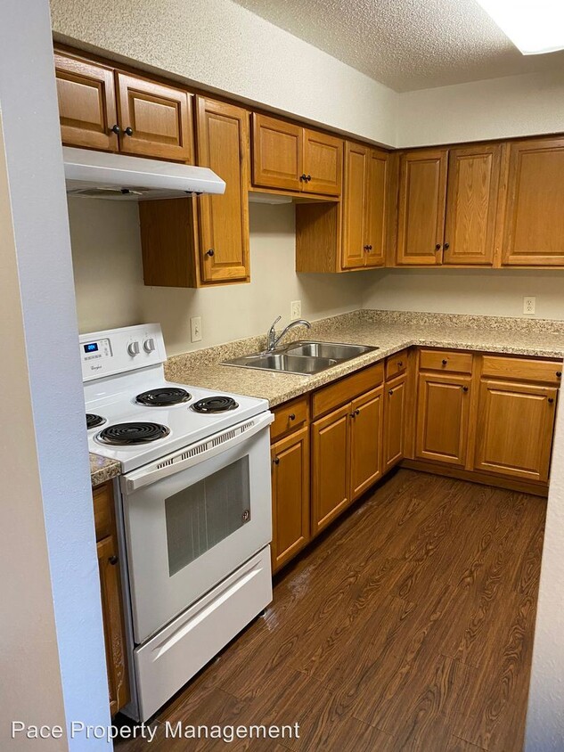 Primary Photo - 2 br, 1 bath Apartment - 307 N. Corn Street