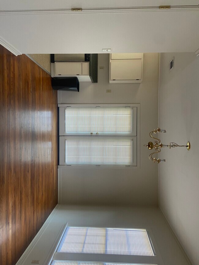Foto del edificio - 153 E Elmwood St