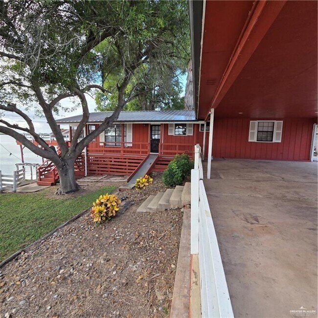 Foto del edificio - 8442 Lago Vista Dr