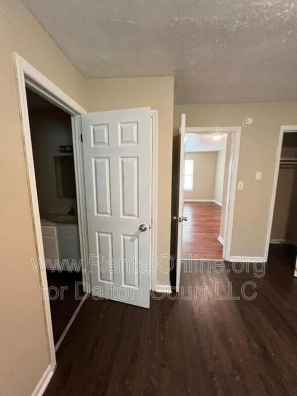 Foto del edificio - 1972 Cambridge Dr