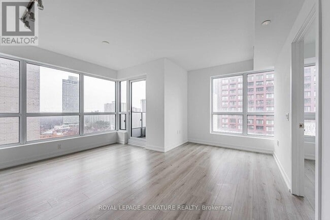 Building Photo - 395-1395 Bloor St E