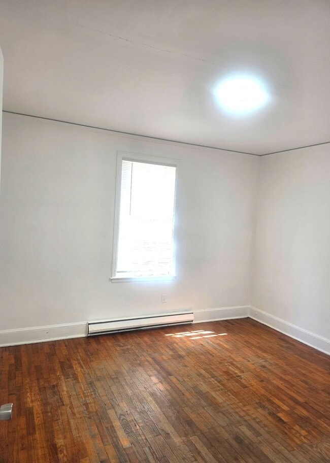 Building Photo - 21 Woodlawn Ave