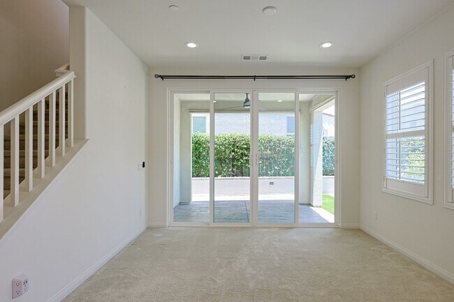 Foto del edificio - Gorgeous 4 Bedroom and 3 Bath Home in Chula vista/Otay Ranch Area