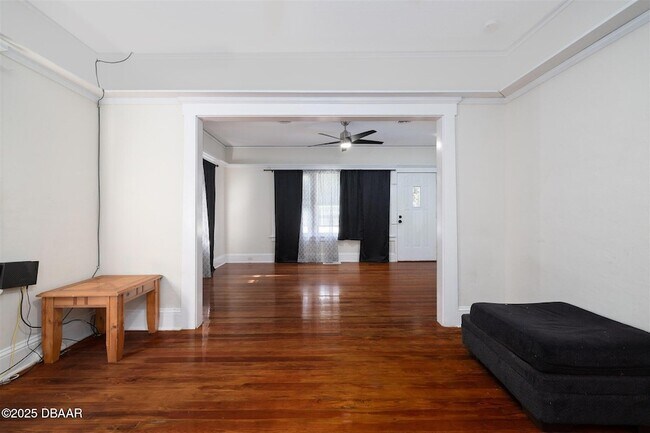 Foto del edificio - 121 Bellevue Ave