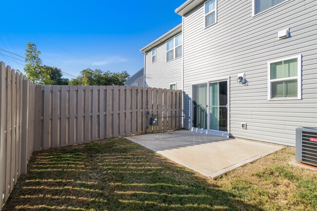 Building Photo - 532 Huntingdale Pl