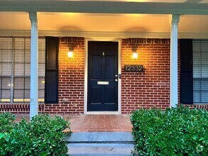 Building Photo - 12332 Brookmeadow Ln