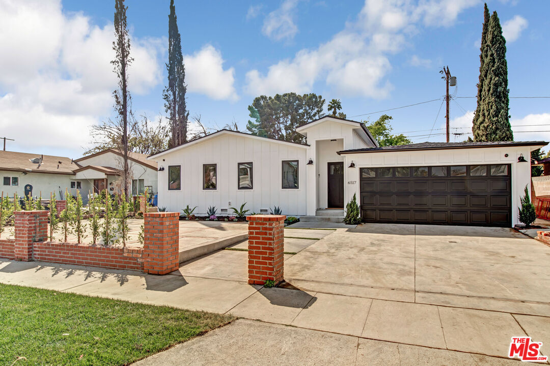 Foto principal - 6517 Longridge Ave