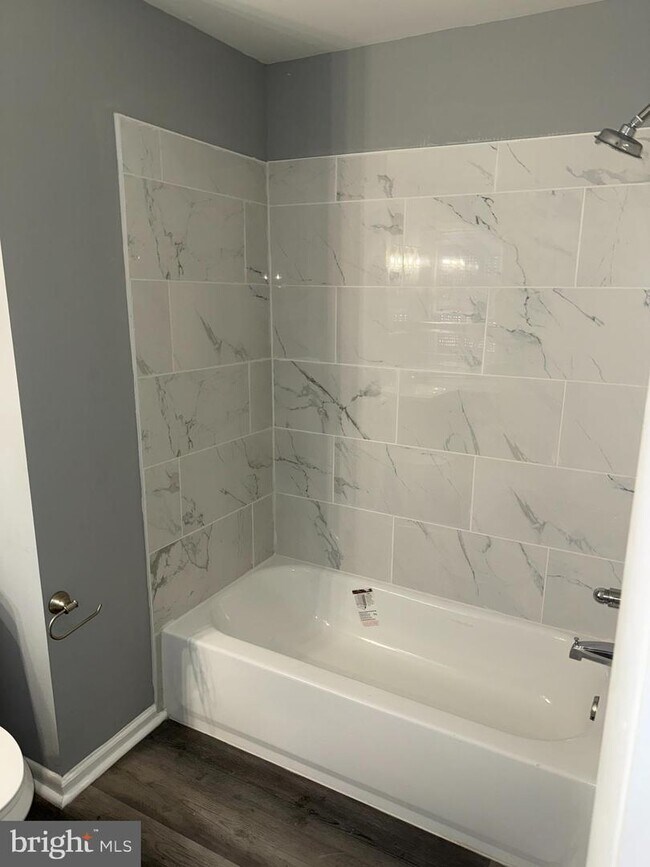 Foto del edificio - 152X Argyle Ave