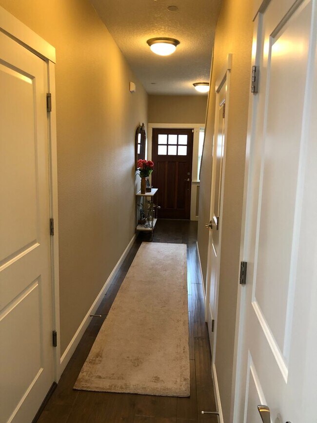 Foto del edificio - Beautiful Townhome in Camas!