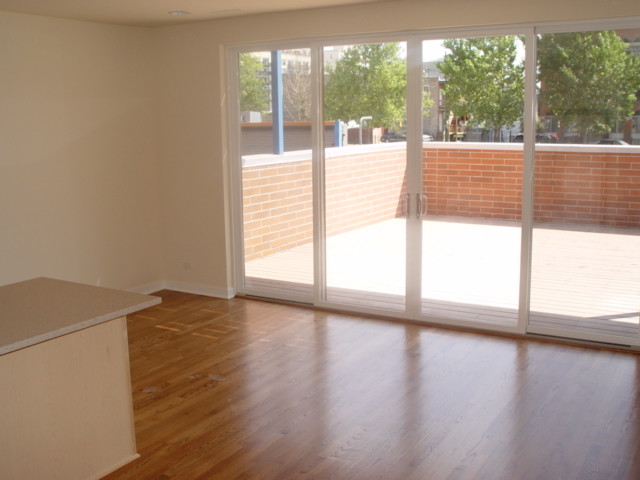 Living Room - 1621 S Carpenter St