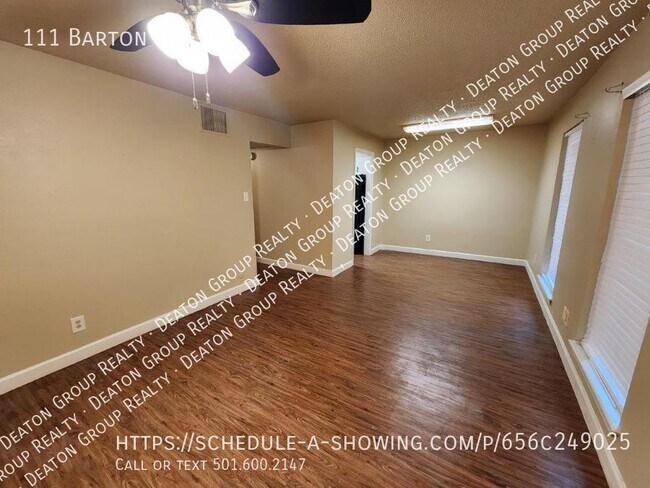 Building Photo - 111 Barton St