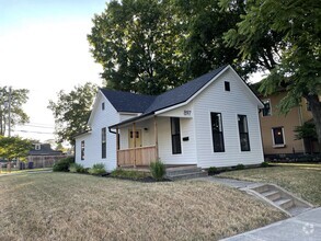 Building Photo - 897 S 9th St