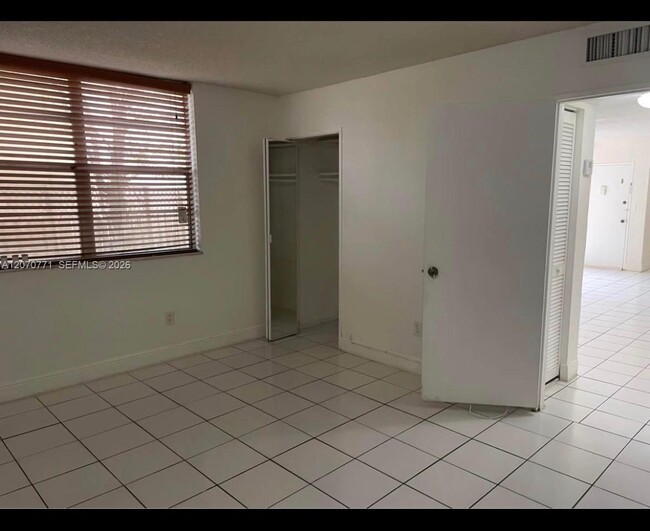 Building Photo - 4170 NW 79th Ave