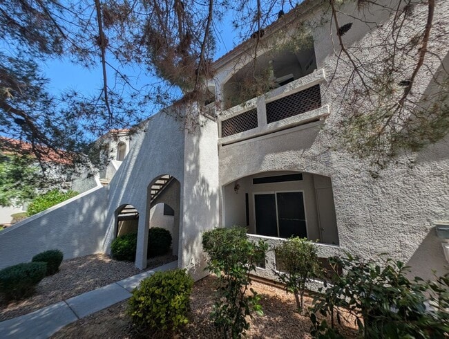 Building Photo - 700 Carnegie St