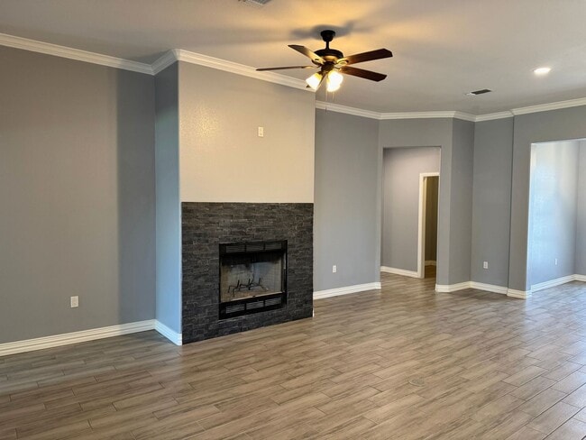 Building Photo - 320 Mariners Wy
