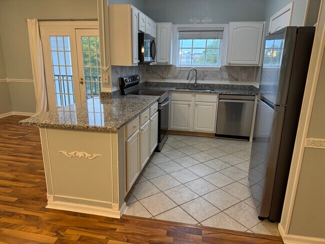 Cocina - 12860 University Cres