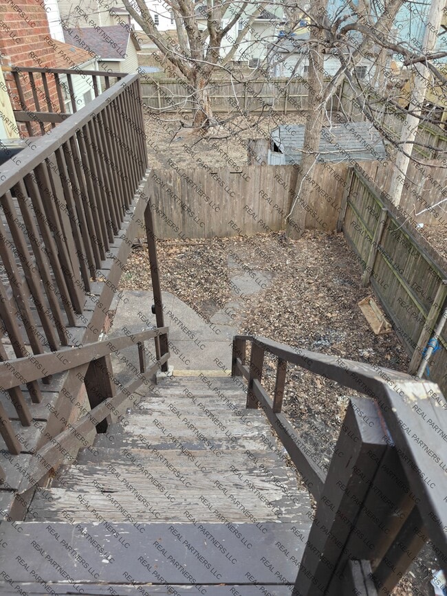 Building Photo - 417 W 14th St