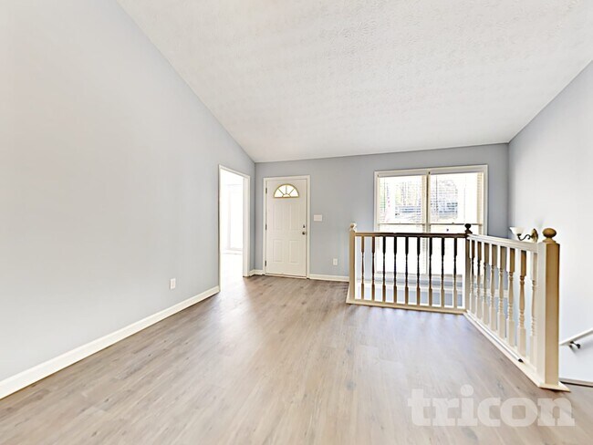 Foto del edificio - 229 Oak Landing Dr