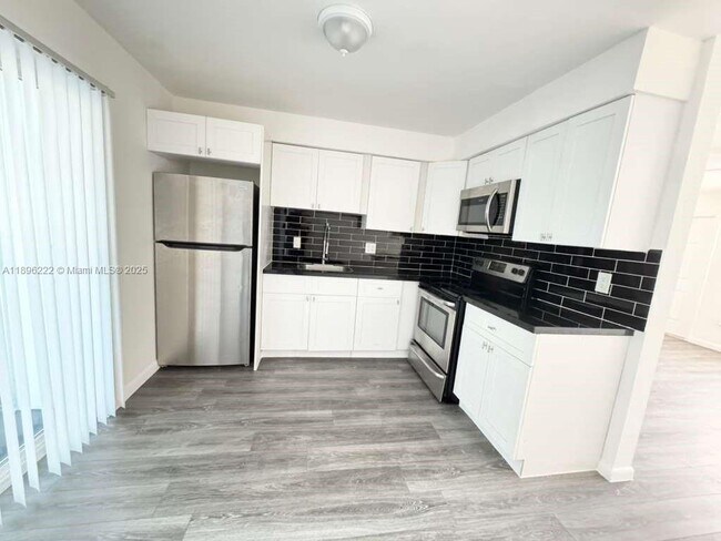 Foto del edificio - 337 SE 23rd Ave