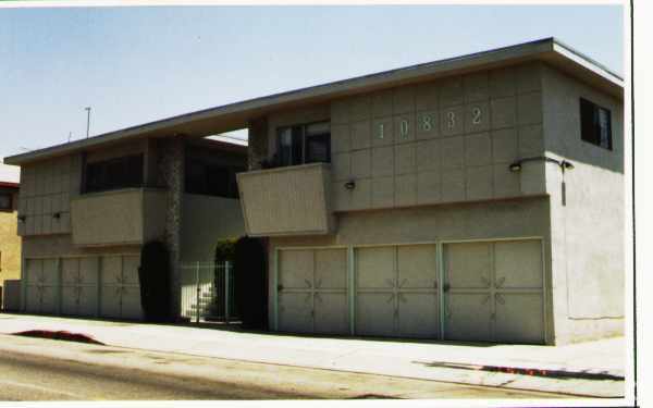 Building Photo - 10832 Charnock Rd