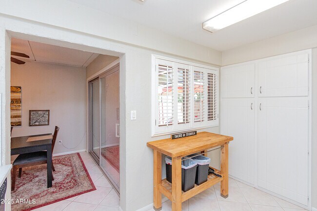 Foto del edificio - 4201 E Camelback Rd