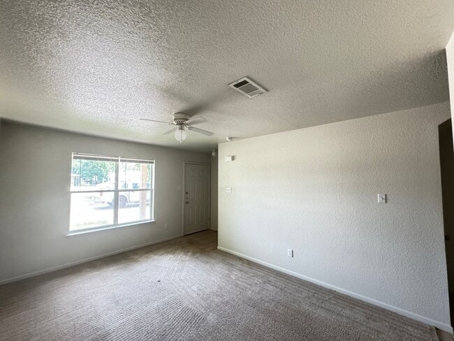 Building Photo - 206 Veterans Ave