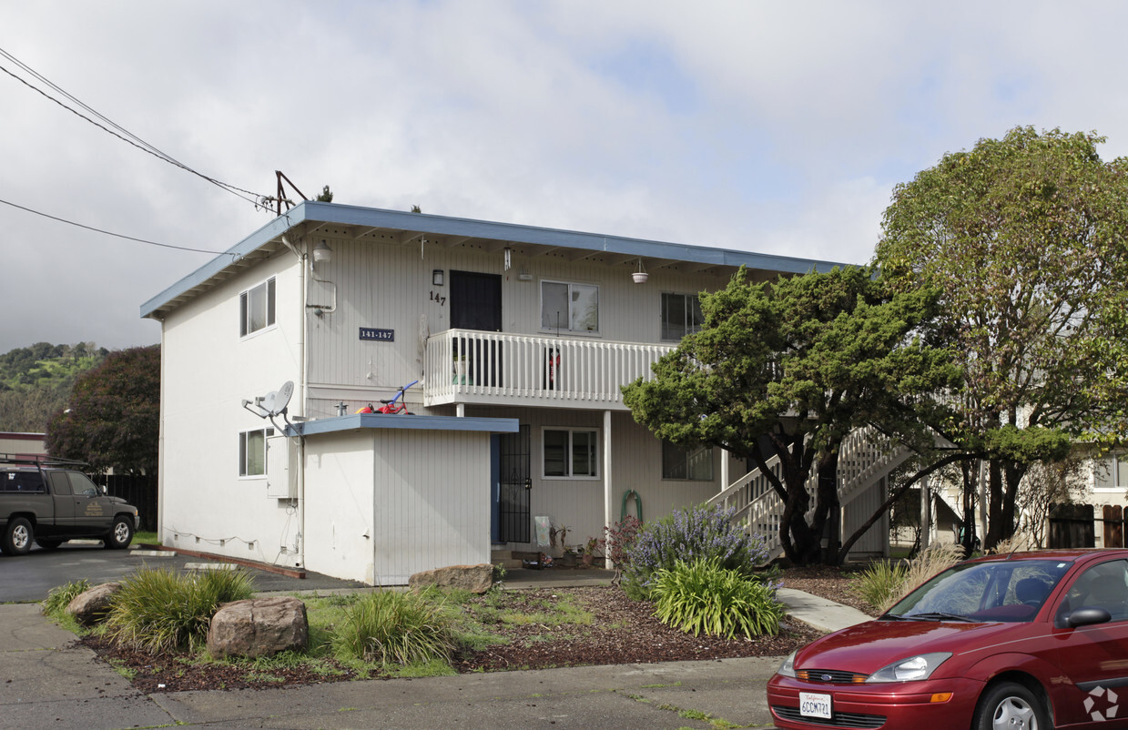 Building Photo - Juniper Manor
