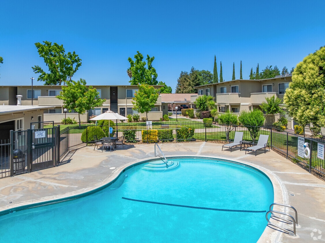 Primary Photo - Sahara Apartments