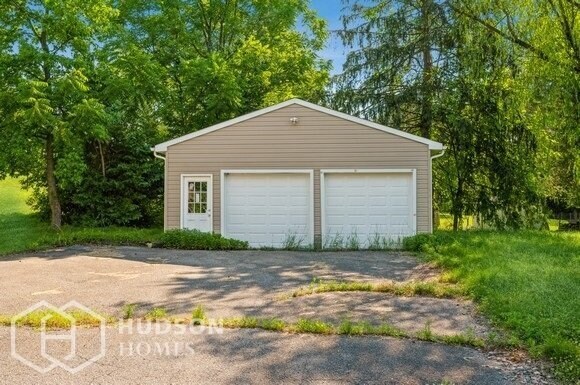 Building Photo - Move in by October 15th - GET $500 OFF 1ST...
