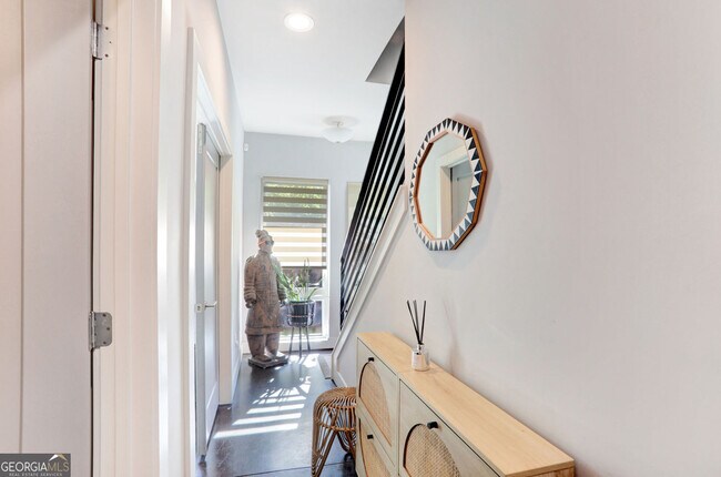 Foto del edificio - 623 Irwin St NE