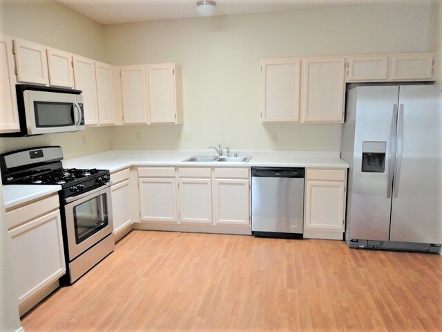 Foto del edificio - 4981 Butte Pl NW