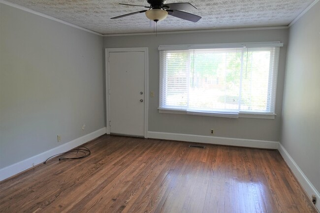 Building Photo - 401 Tiffany Ln