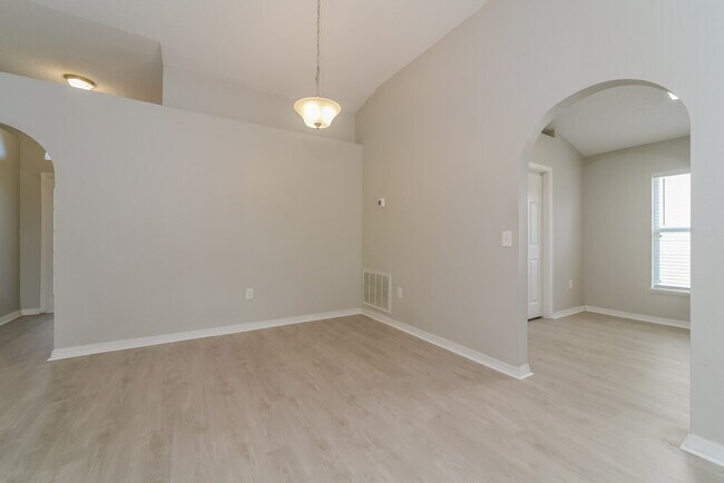 Foto del edificio - 3235 Hunters Chase Loop