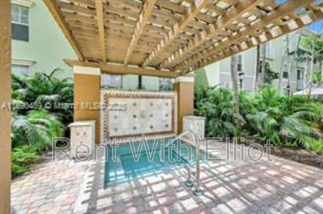 Foto del edificio - 2100 Van Buren St