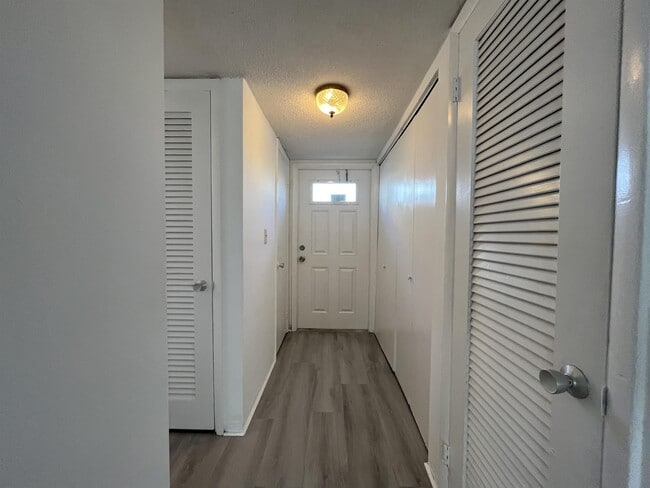 Foto del edificio - 13215 NE 6th Ave